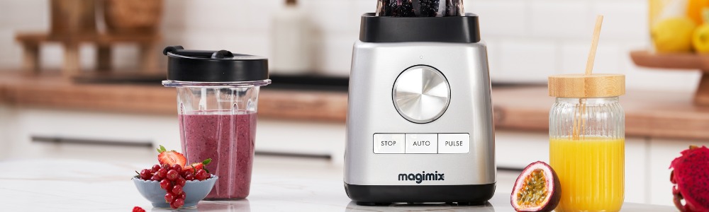 Red Berry and Coconut Smoothie in the Magimix Blender Power